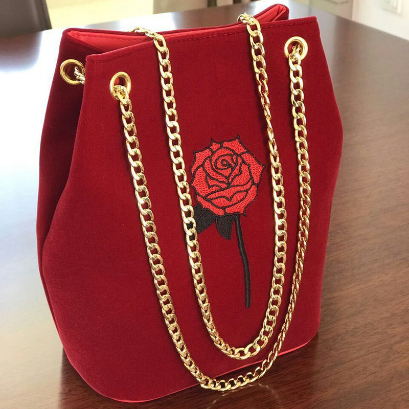 Women's Veet Retro Diamond Handmade Dinner Chain Shoulder Bags