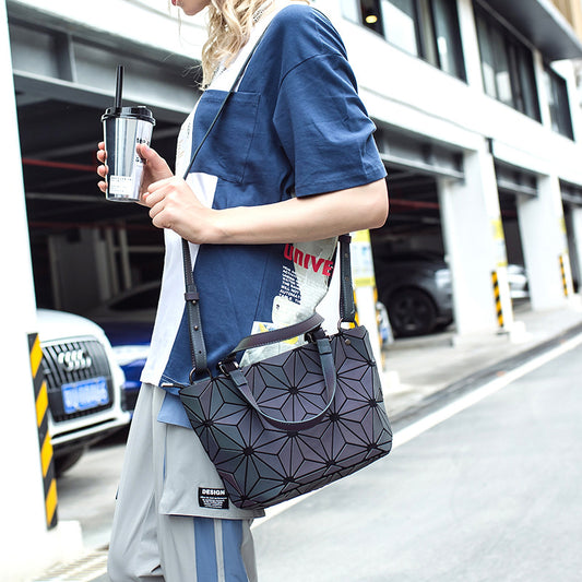 Women's Popular Trendy Fashionable Luminous Rhombus Bags