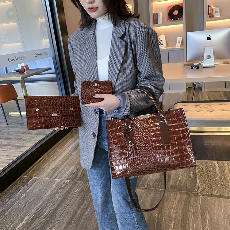 Spring Three-piece Crocodile Pattern Large Capacity Handbags