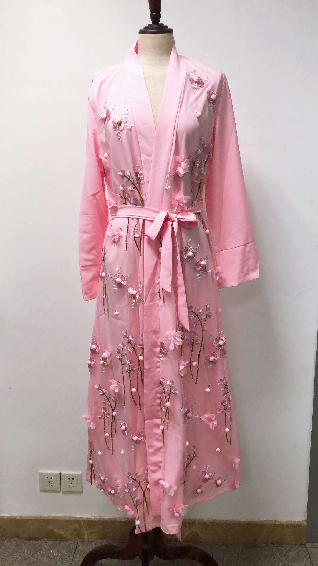Women's Fashion Wear Three-dimensional Embroidered Temperament Elegant Clothing