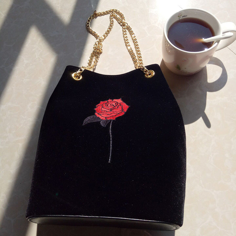 Women's Veet Retro Diamond Handmade Dinner Chain Shoulder Bags