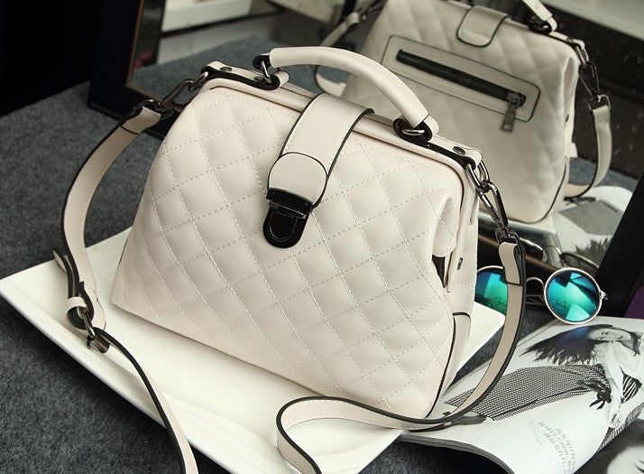 Women's Summer Rhombus Retro Doctor Fashion Trend Shoulder Bags