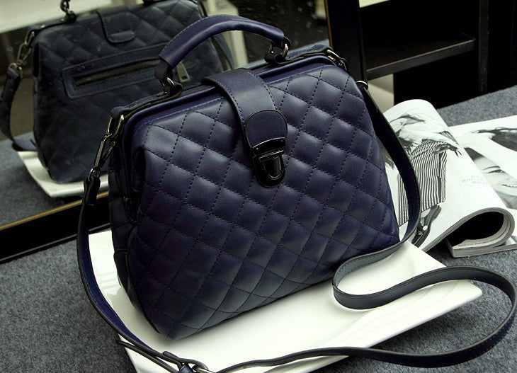 Women's Summer Rhombus Retro Doctor Fashion Trend Shoulder Bags