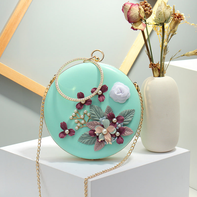Women's Retro Style Flower Dinner Temperament Chain Crossbody Bags