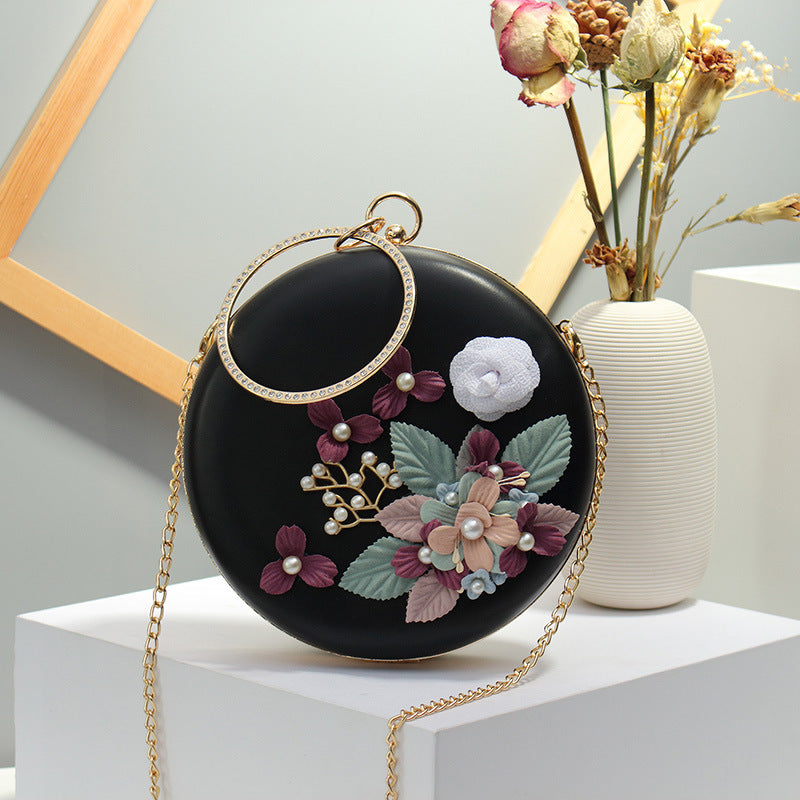 Women's Retro Style Flower Dinner Temperament Chain Crossbody Bags
