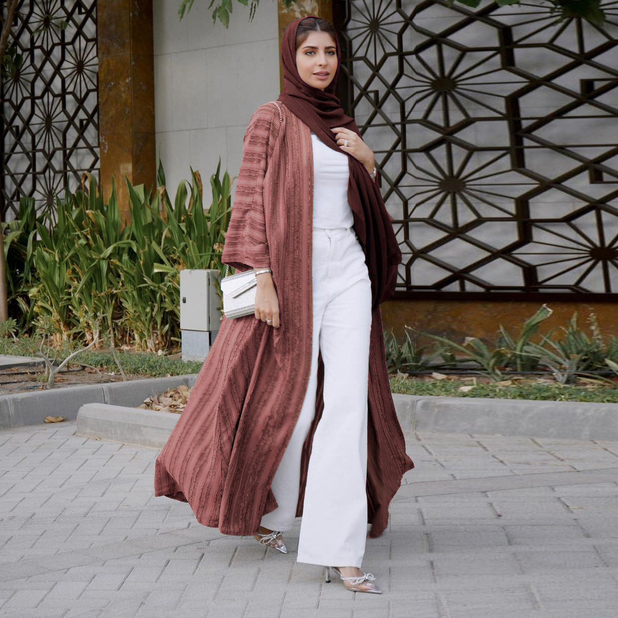 Ethnic Style Retro Fashionable Knitted Saudi Knitwear
