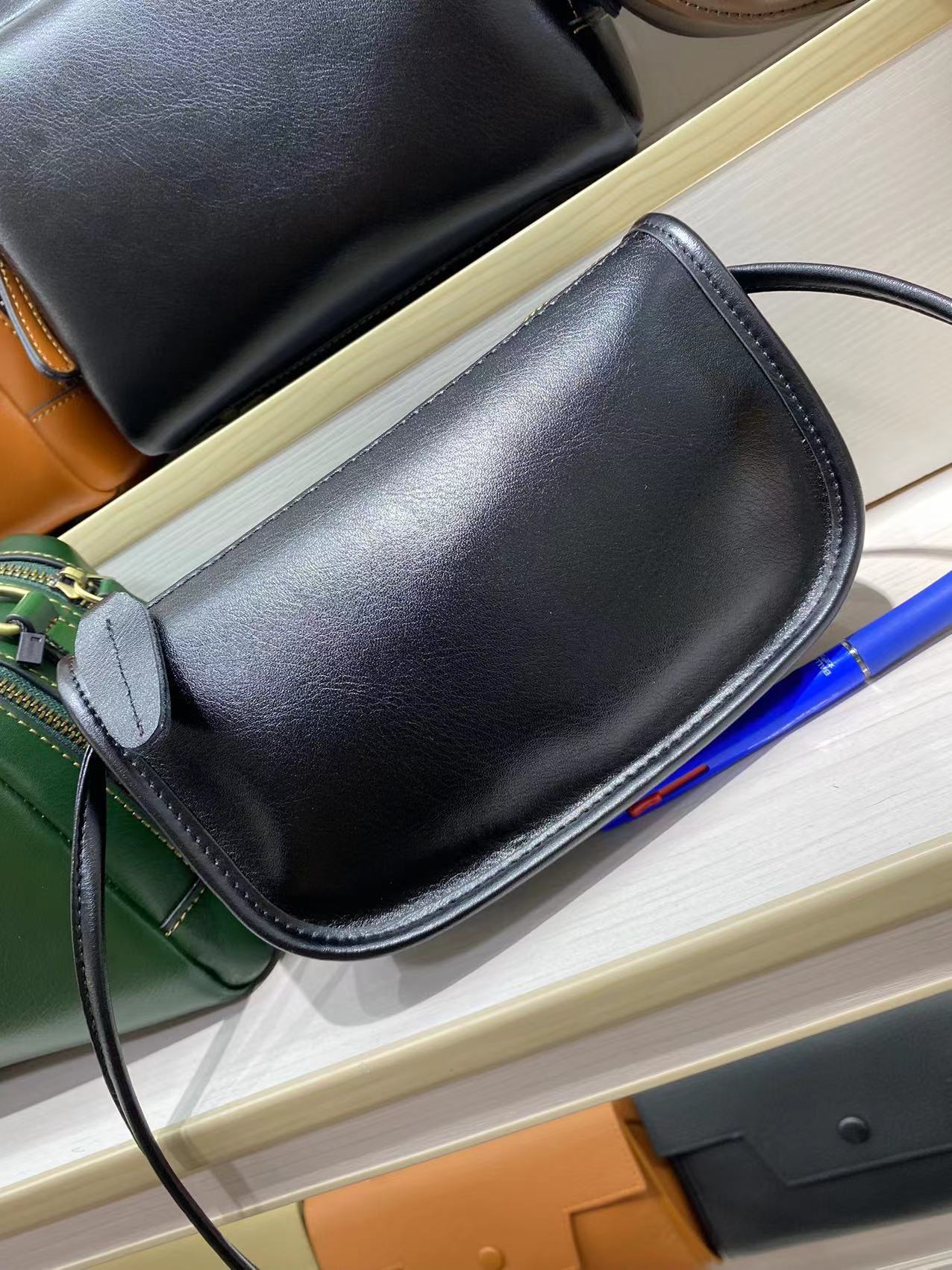 Women's Tanning Leather Minority Simple Zipper Little Crossbody Bags