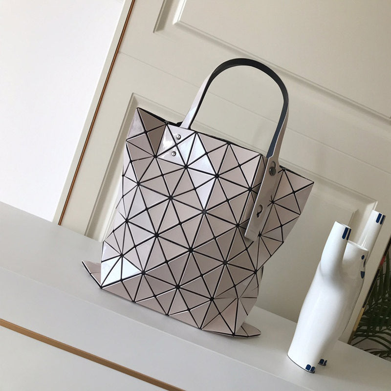 Women's Original Stitching Diamond Pattern Metal Polarized Shoulder Bags