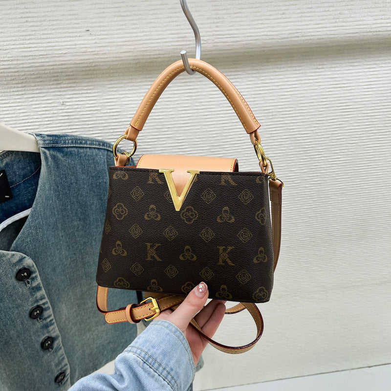 Women's Large Capacity High-grade Light Luxury Retro Women's Messenger Bag