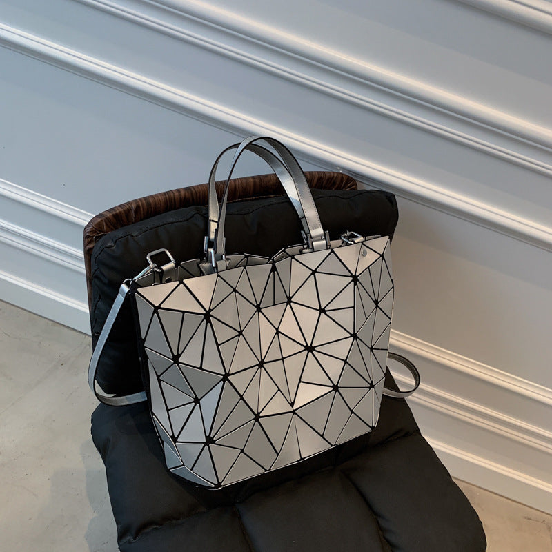 Women's Solid Color Diamond Plaid Geometric Pattern Handbags