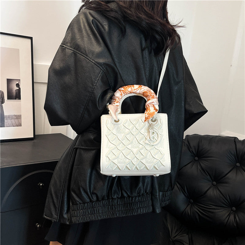 Women's Rhombus Texture Diana Korean Fashion Simple Shoulder Bags