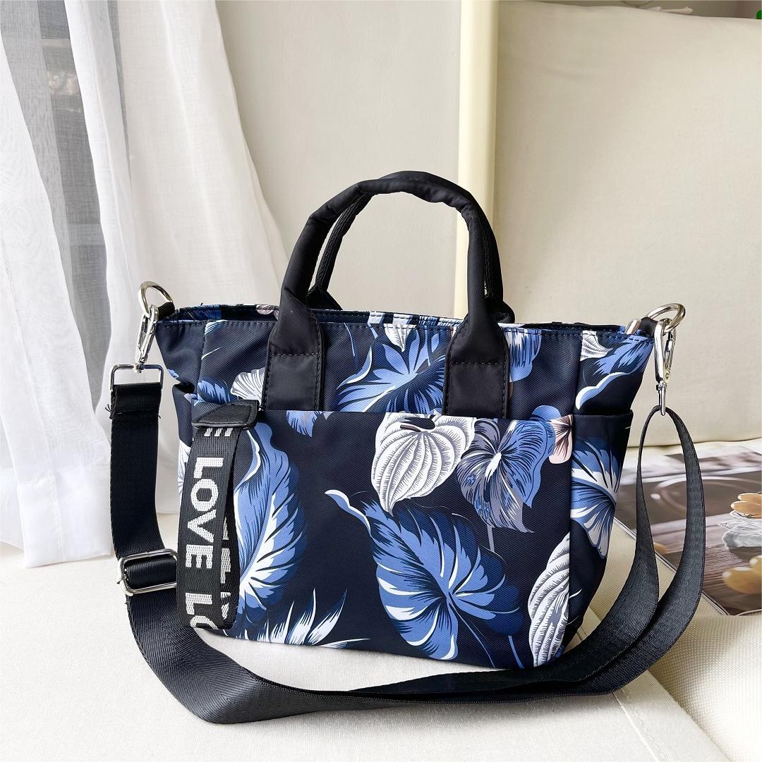 Women's Style Dumpling Medium Nylon Cloth Lightweight Fashion Crossbody Bags