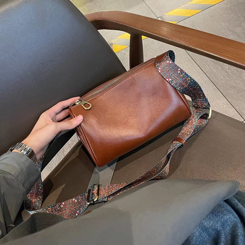 Women's Retro Minority Design Cylinder Large Capacity Shoulder Bags