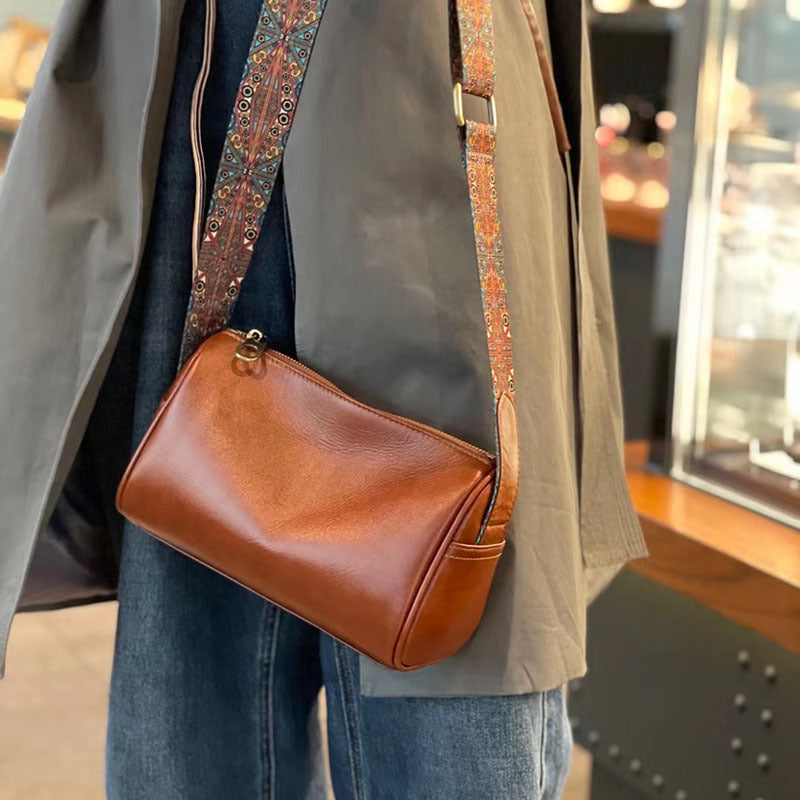 Women's Retro Minority Design Cylinder Large Capacity Shoulder Bags