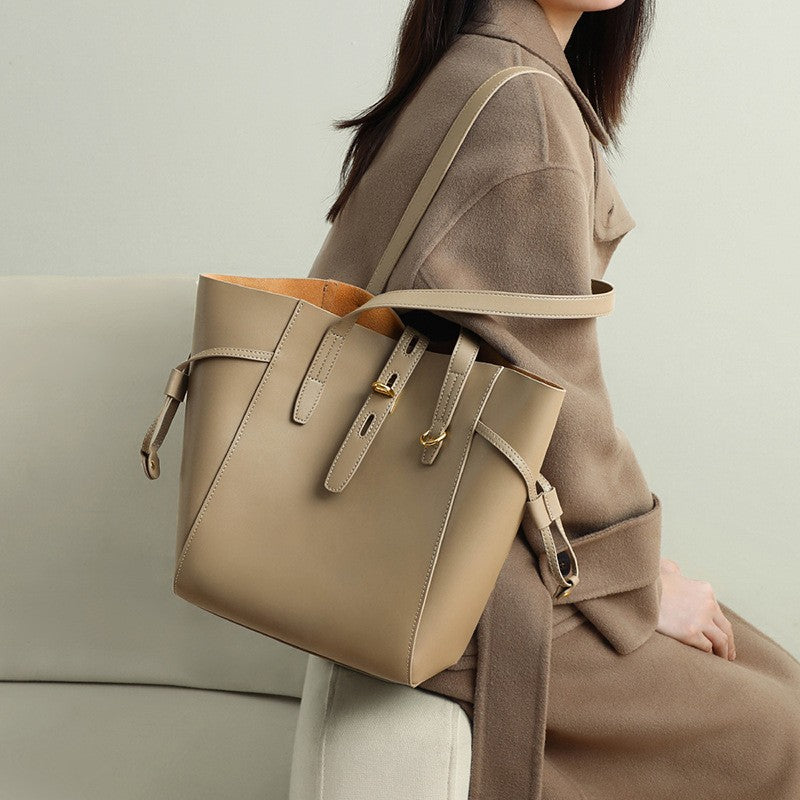 Women's Retro Genuine Leather Portable Large Capacity Shoulder Bags