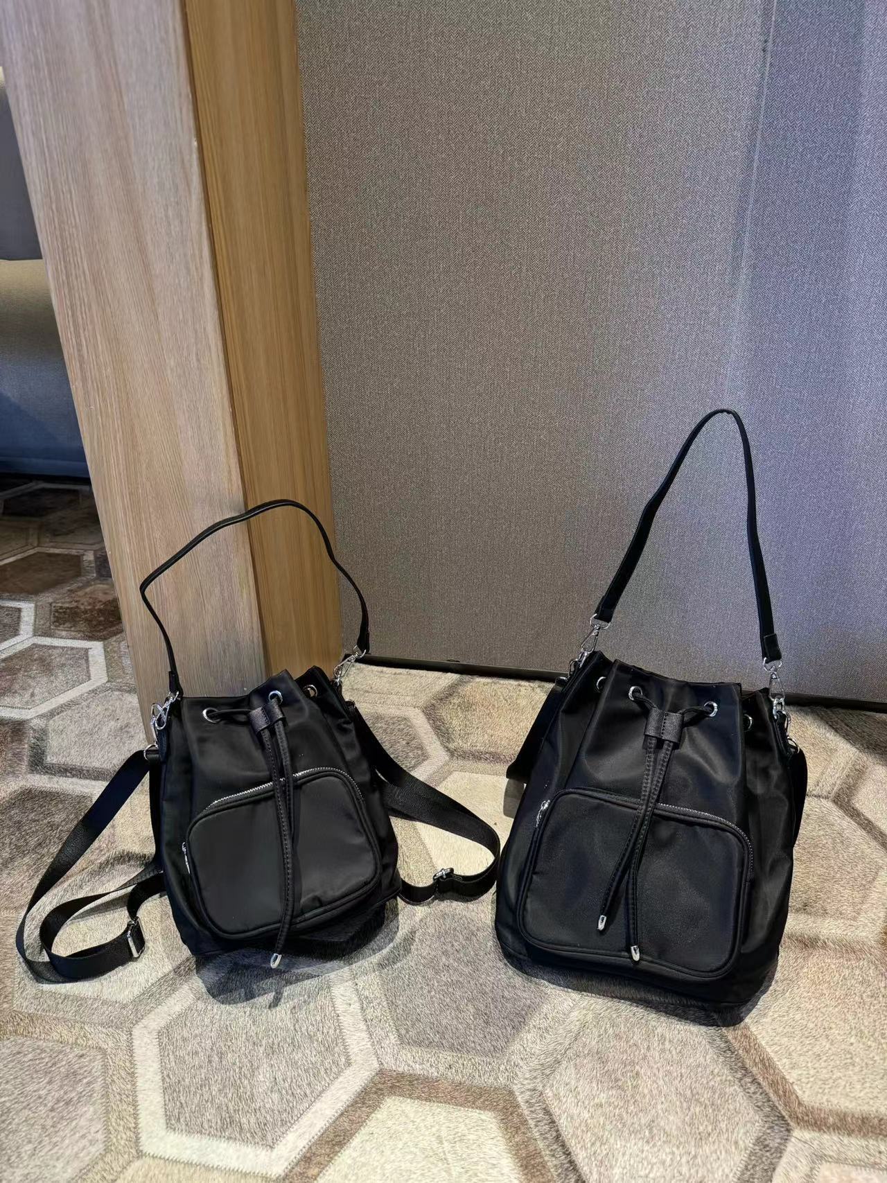 Women's Large Capacity Nylon Cloth Rhombus Shoulders Crossbody Bags