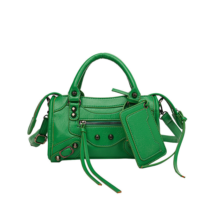 Women's Sense Niche Retro Fashion Decorative Rivets Handbags