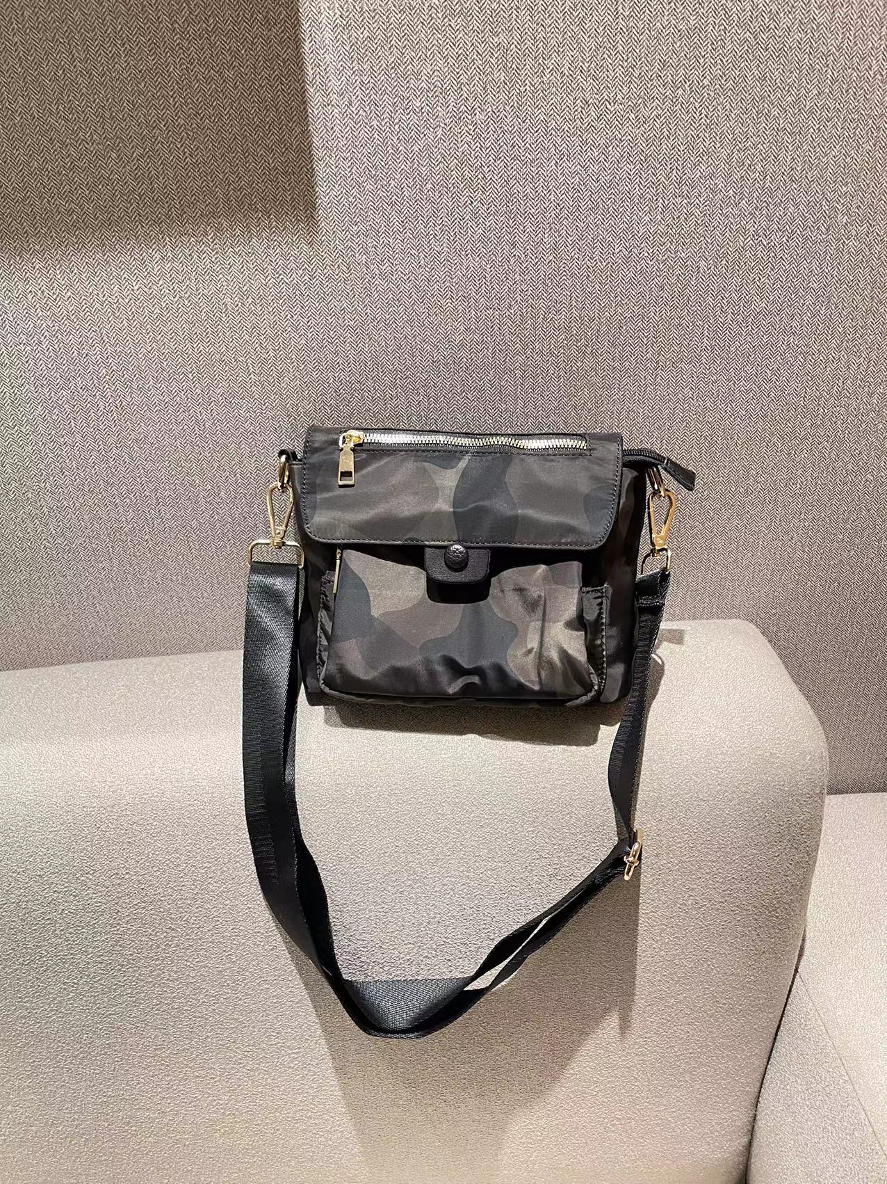 Women's Simple Flap Waterproof Nylon Oxford Cloth Crossbody Bags