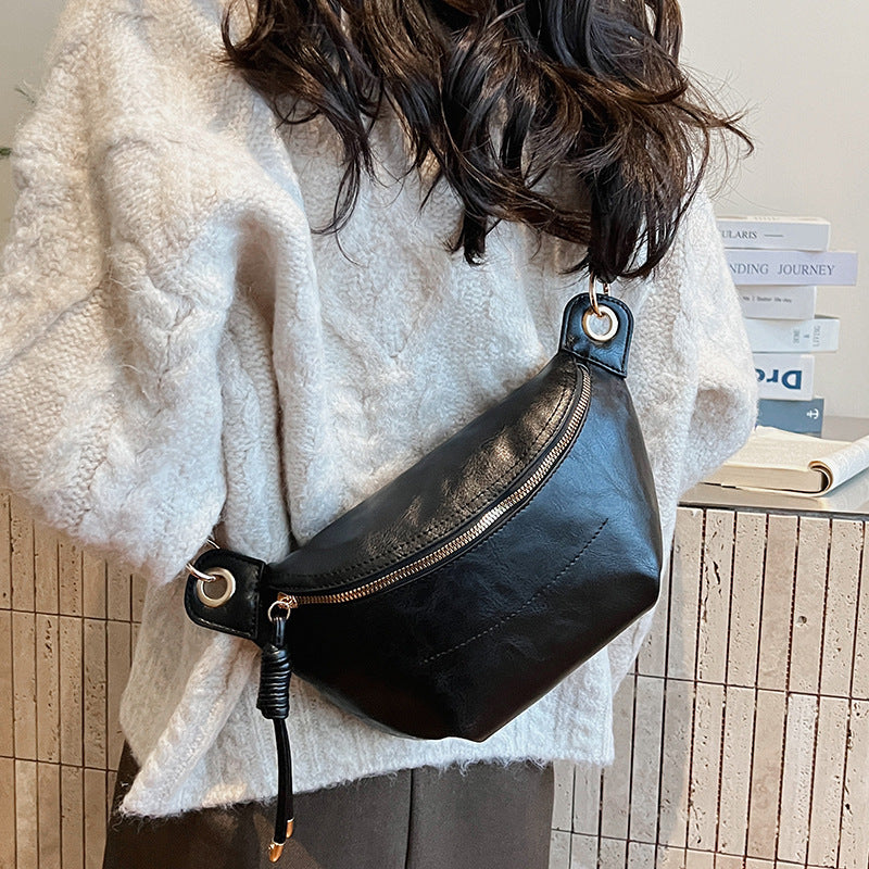 Women's Niche Locomotive Style Korean Commuter Dumpling Wide Bags