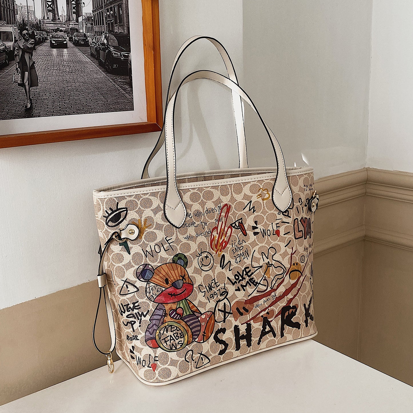 Women's Printed Bear Iti Versatile Large Capacity Handbags