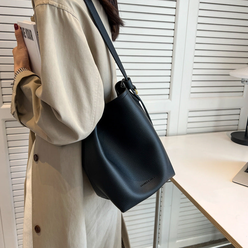 Women's Popular Retro High-grade Design Super Hot Shoulder Bags