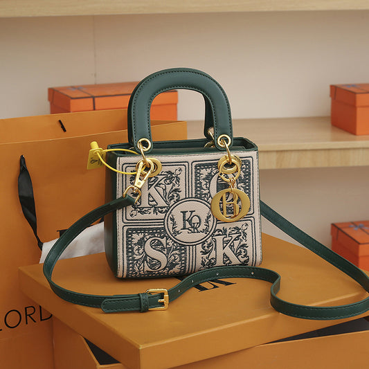 Women's Mild Luxury Retro Embroidered Fashion Trend Shoulder Bags