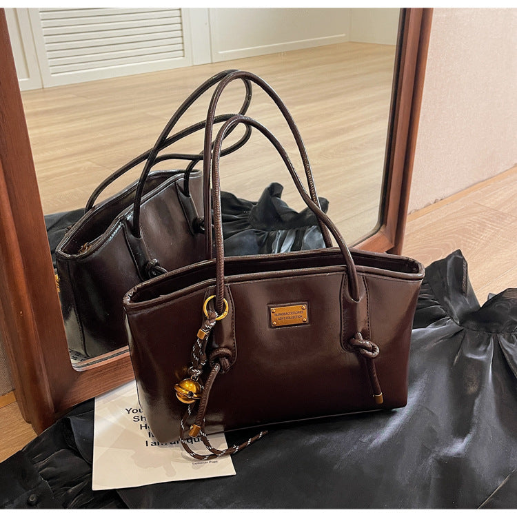 Women's High-grade Retro Easy Matching Large Capacity Winter Popular One Women's Shoulder Bag