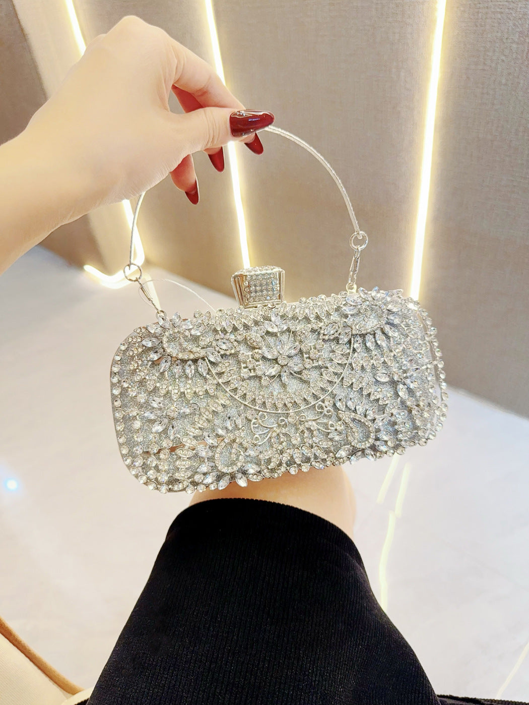 Women's Unique Niche Hand Rhinestone Dinner Evening Bags