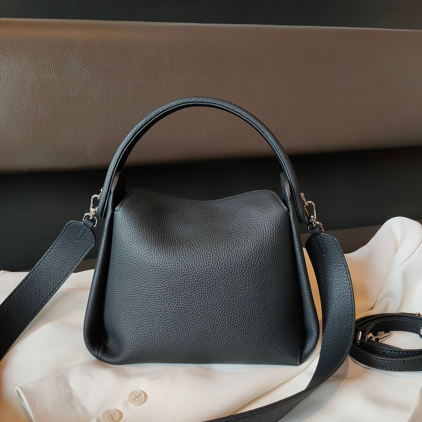 Women's Versatile Large Cigarette Capacity Design Handbags