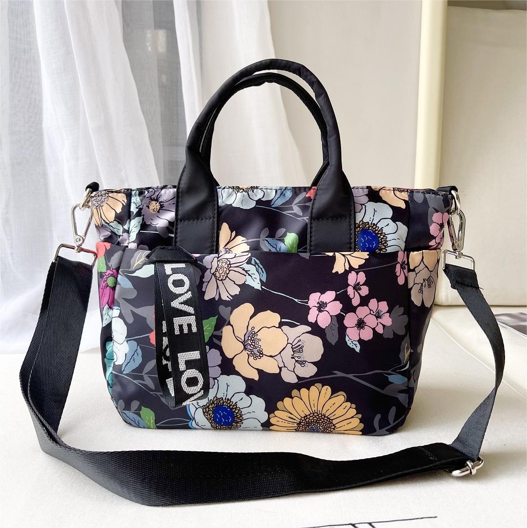 Women's Style Dumpling Medium Nylon Cloth Lightweight Fashion Crossbody Bags