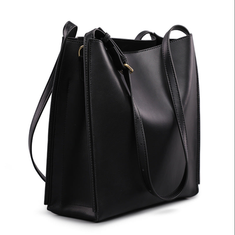 Women's Retro Fashion Large Capacity Simple Commute Crossbody Bags