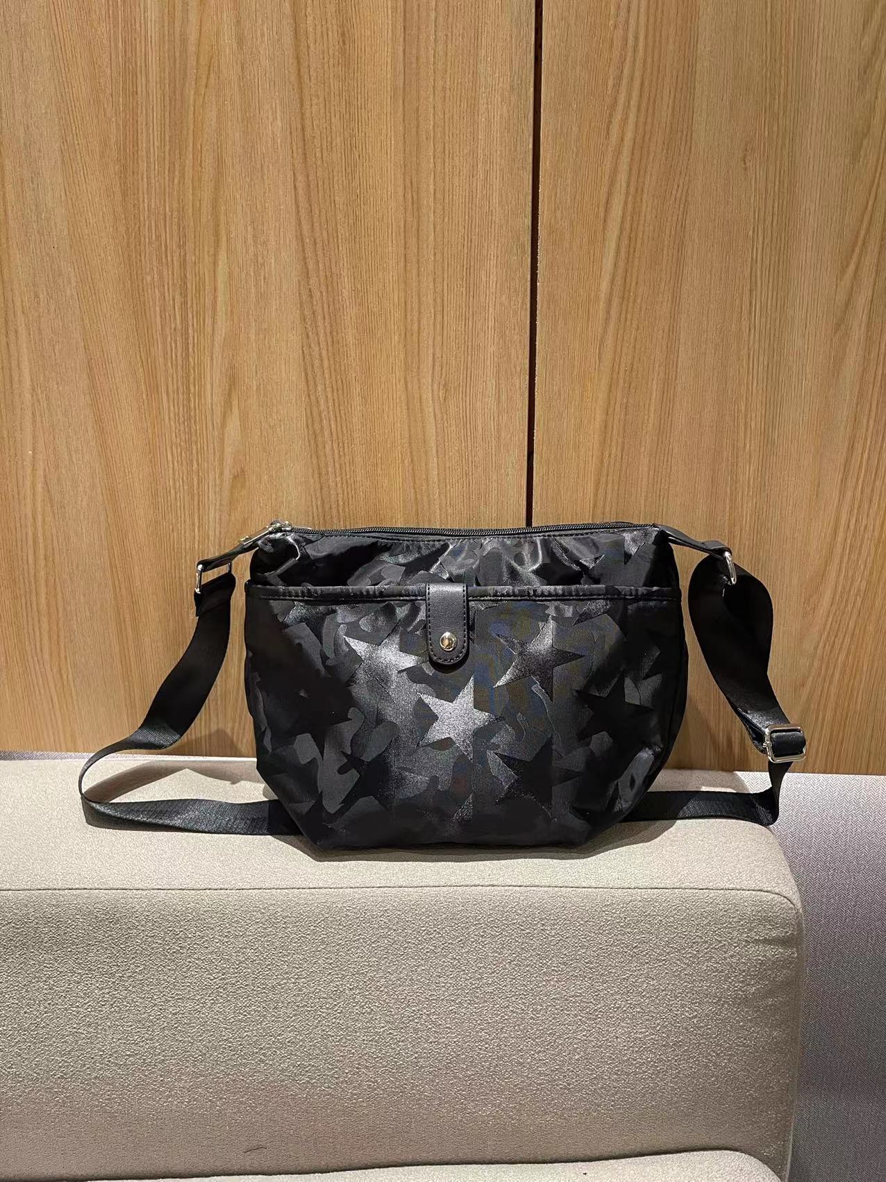 Women's Lightweight Saddle Textured Waterproof Nylon Cloth Crossbody Bags