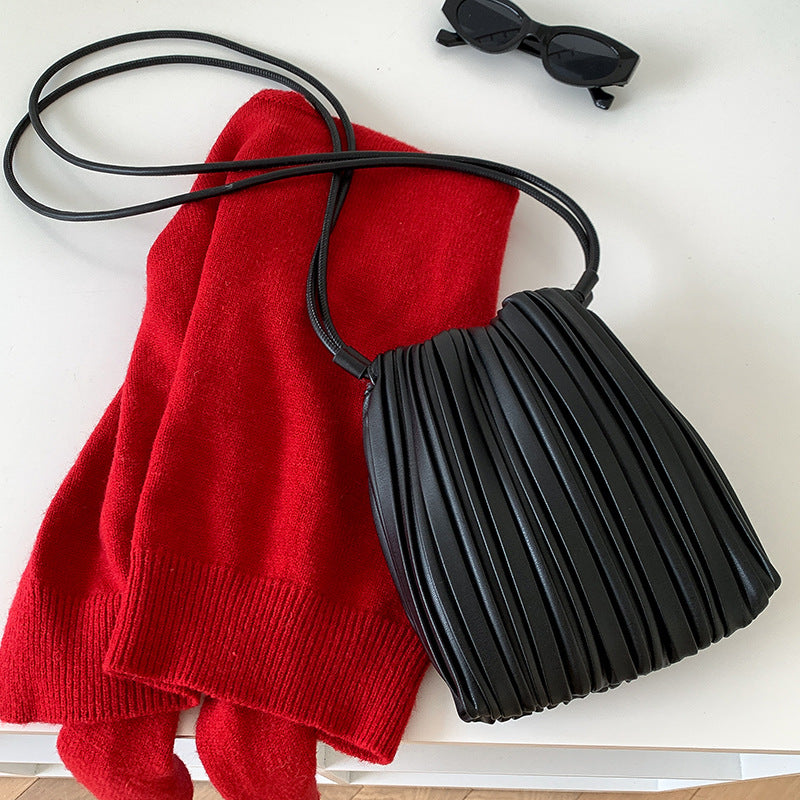Women's Texture Korean Niche Design Mobile Magnetic Crossbody Bags