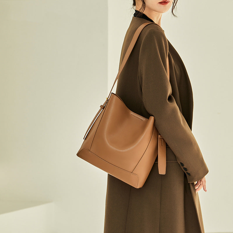 Women's Large Genuine Leather Capacity Commuter Shoulder Bags
