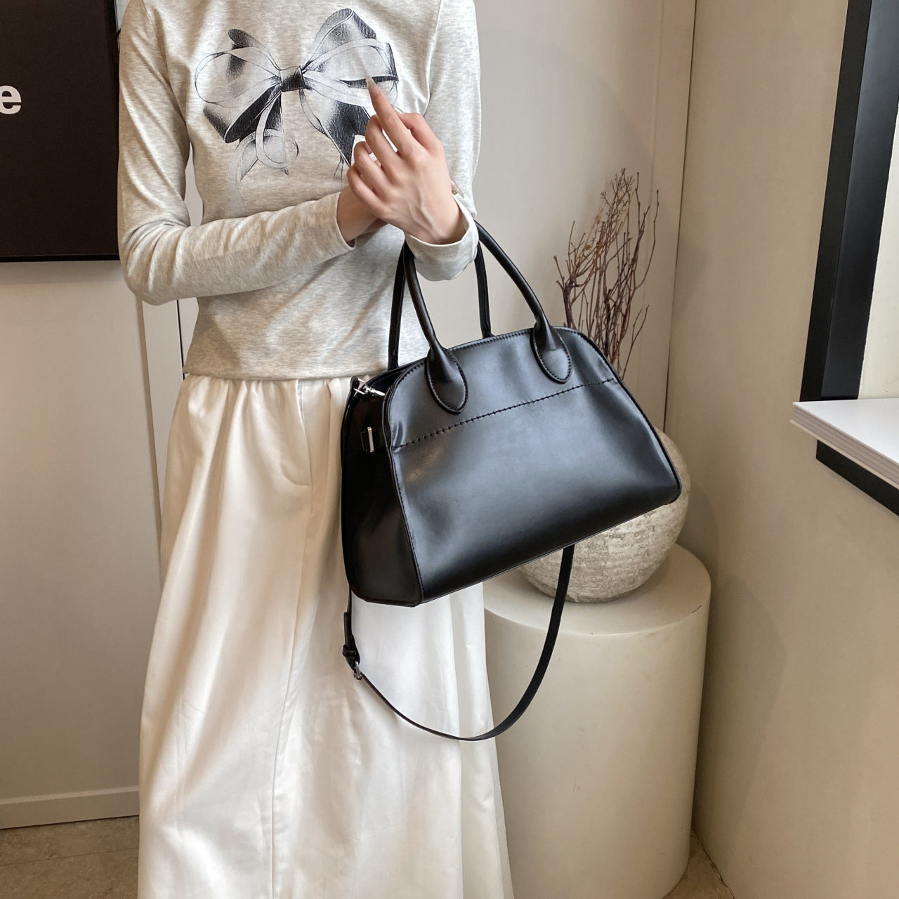 Retro Solid Color Large Capacity Portable Handbags