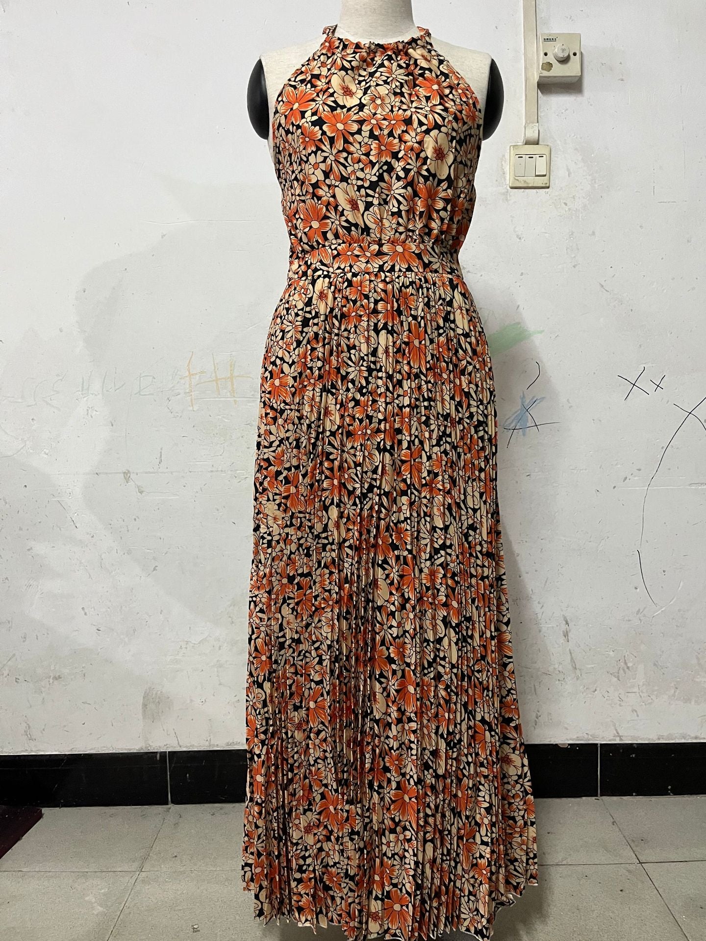 Women's Round Neck Sleeveless Printed Pleated Dress Dresses