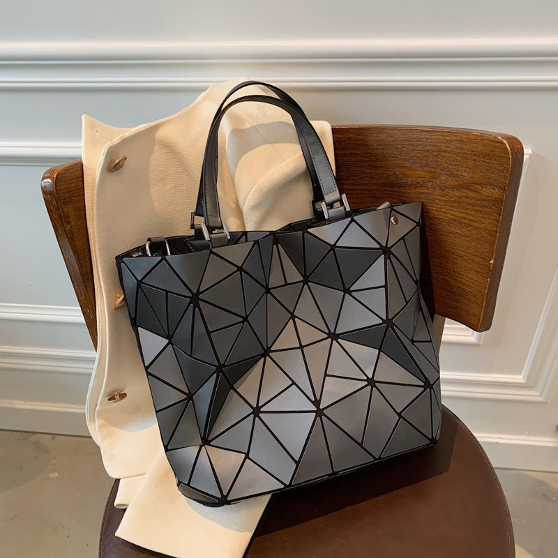 Women's Solid Color Diamond Plaid Geometric Pattern Handbags