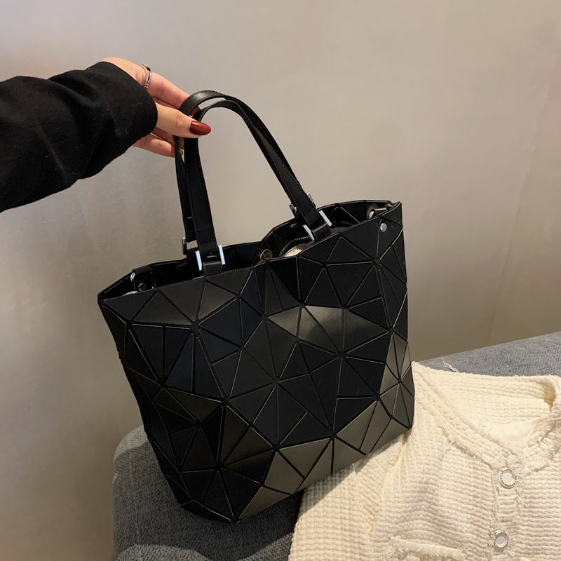 Women's Solid Color Diamond Plaid Geometric Pattern Handbags
