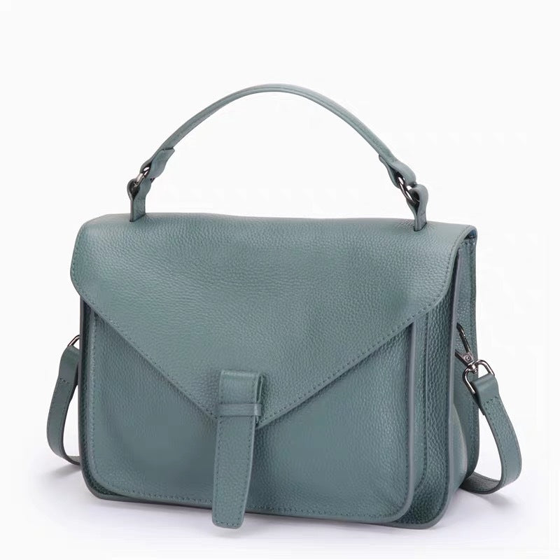 Women's Vintage Leather Temperament First Layer College Shoulder Bags