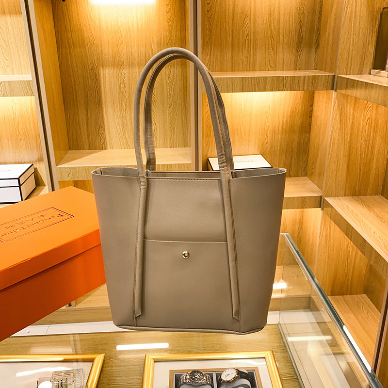 Attractive Women's Large Capacity Versatile Retro Women's Handbag