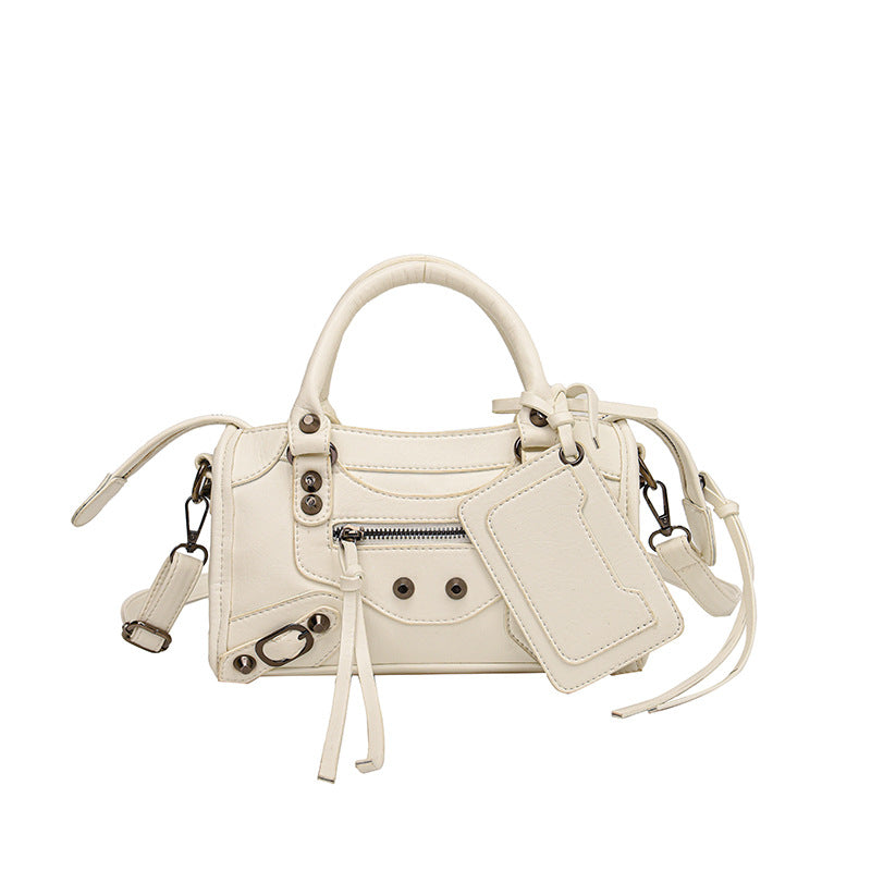 Women's Sense Niche Retro Fashion Decorative Rivets Handbags