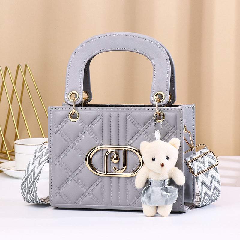 Fashionable High-grade Portable Rhombus Embroidery Line Bear Small Square Bags