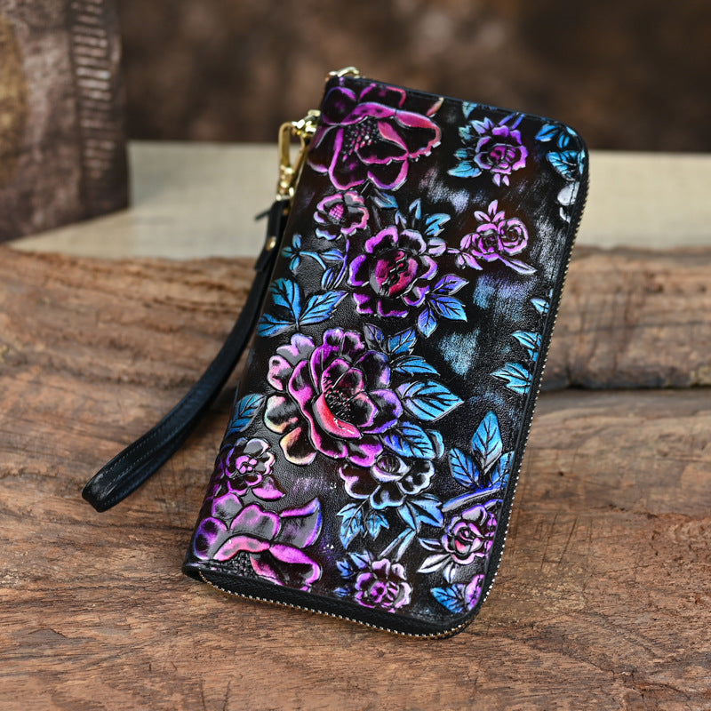 Women's Retro Leather Large Capacity Fashion Embossed Ladies Wallets
