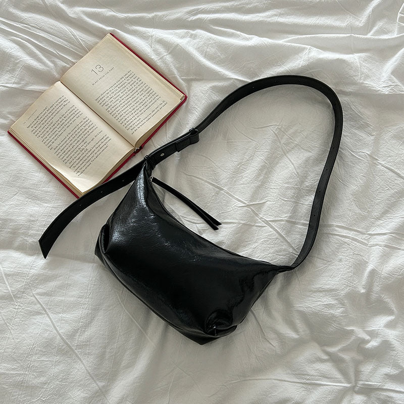 Women's Retro Oil Wax Skin Underarm Design Armpit Bags