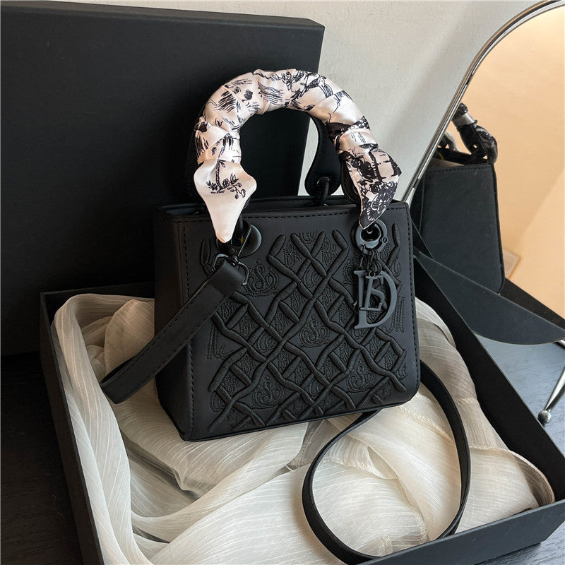 Women's Rhombus Texture Diana Korean Fashion Simple Shoulder Bags