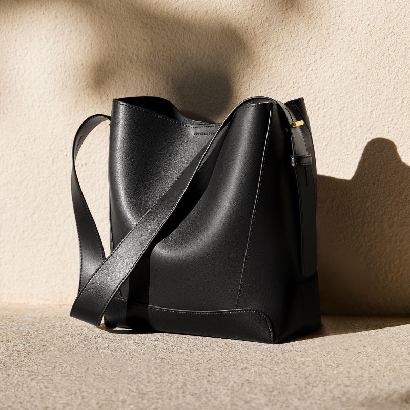 Women's Large Genuine Leather Capacity Commuter Shoulder Bags