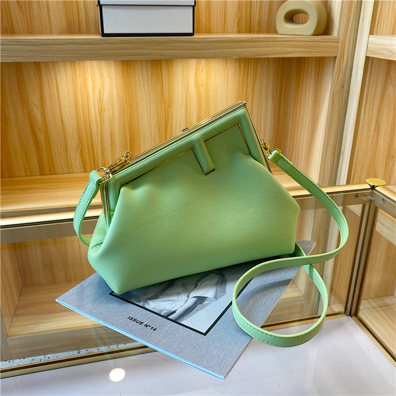 Women's Saddle Fashion Minority Design Advanced Texture Shoulder Bags