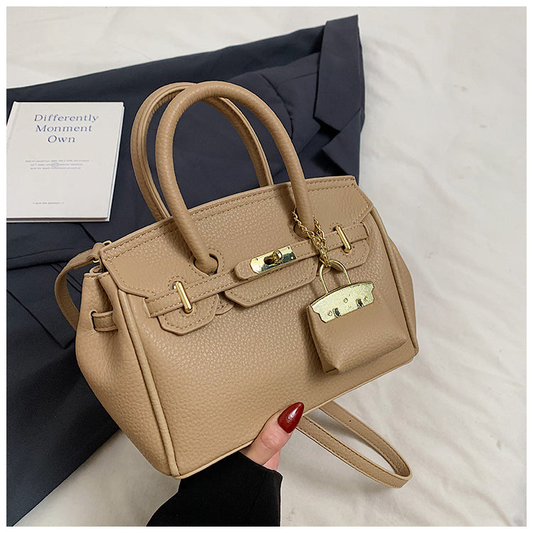 Women's Retro Textured Western Style Fashionable Stylish Crossbody Bags