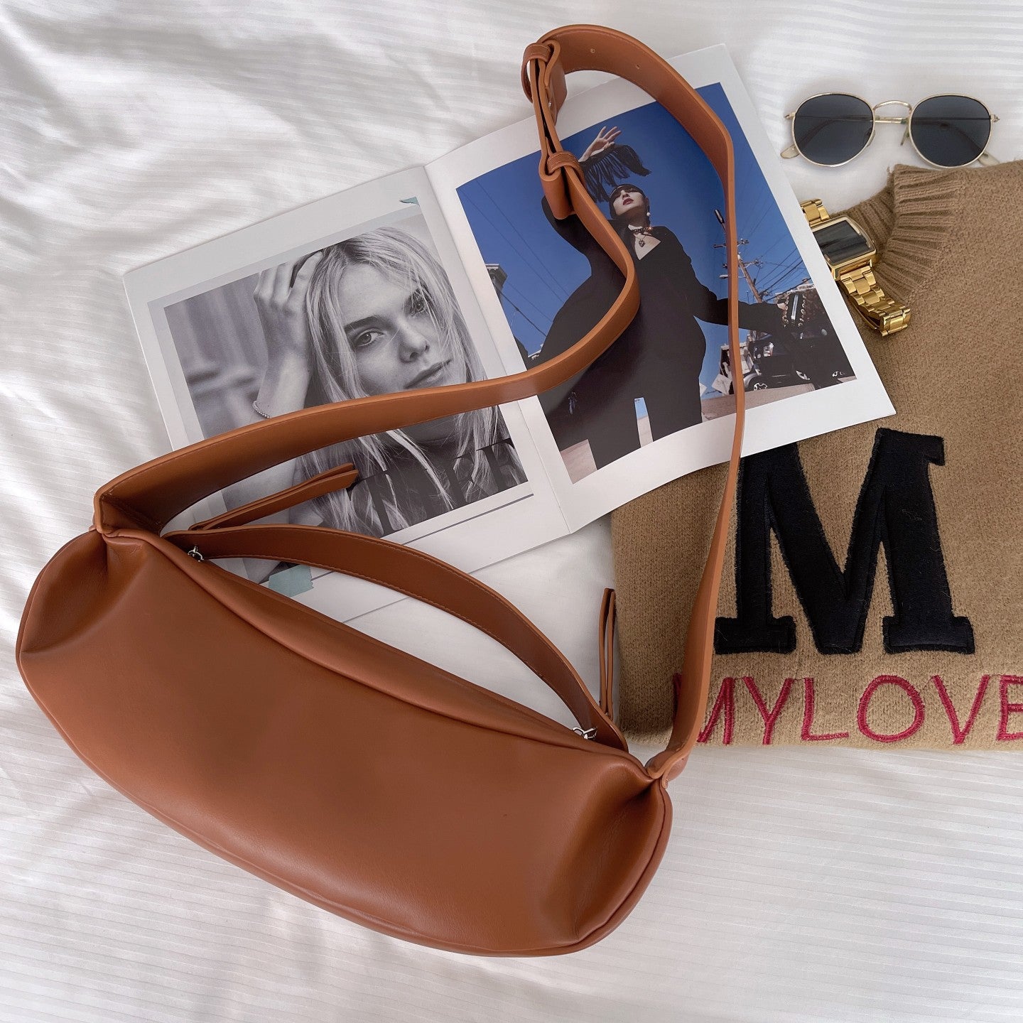 Women's Retro European Style French Stick Fashion Crossbody Bags