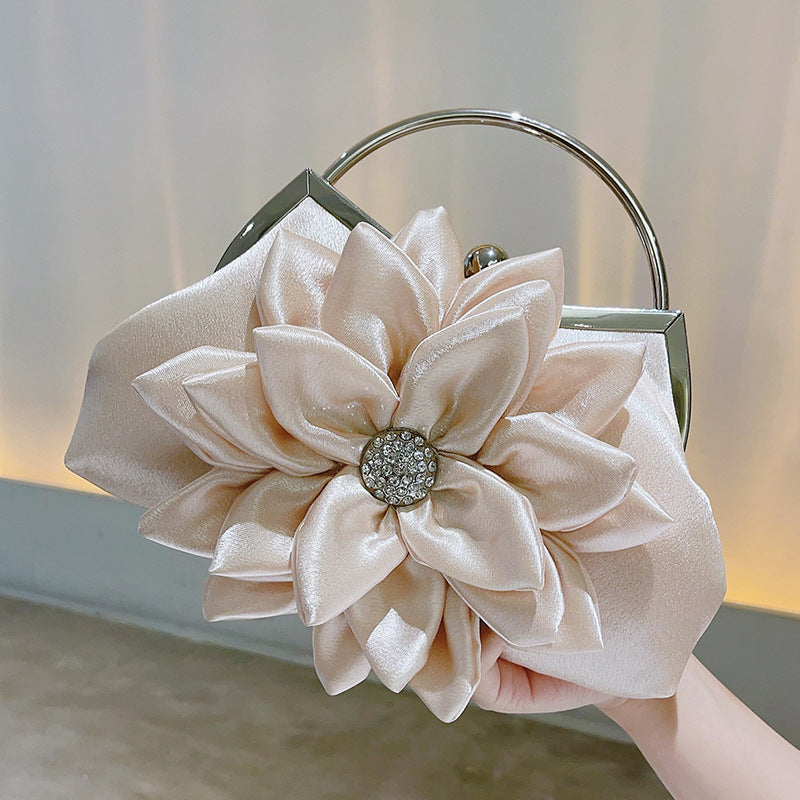 Women's Sweet Petal Dinner Three-dimensional Flower Rhinestone Evening Bags